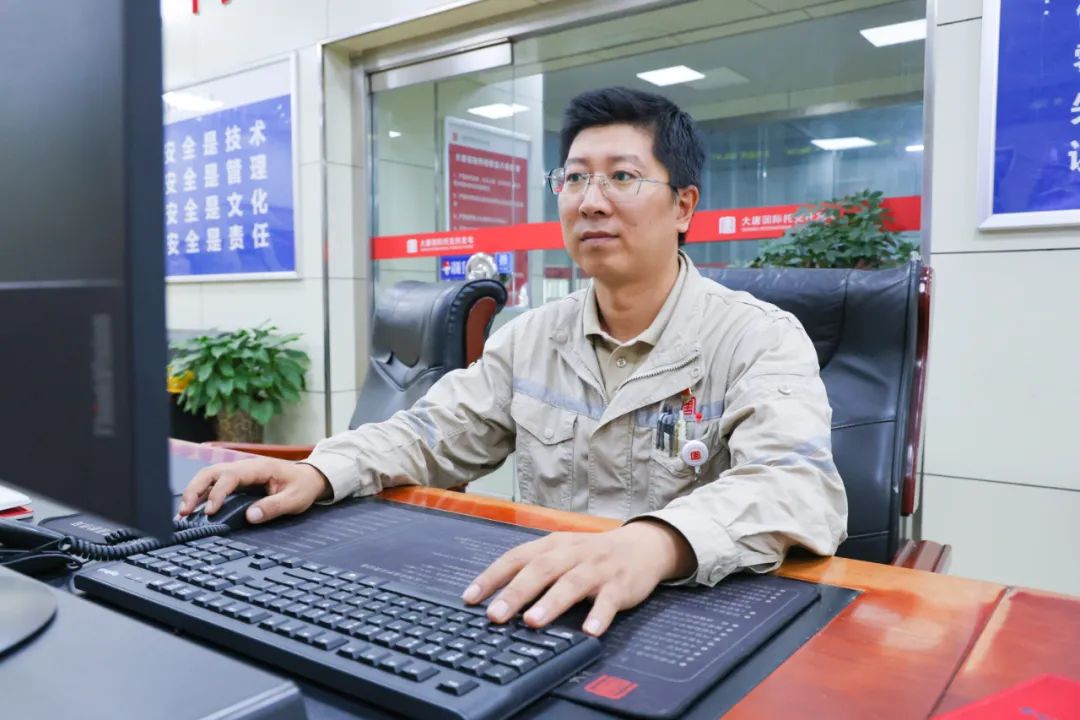 【大唐榜樣】冷聚瀛：以技術(shù)立身，用匠心筑夢.jpg